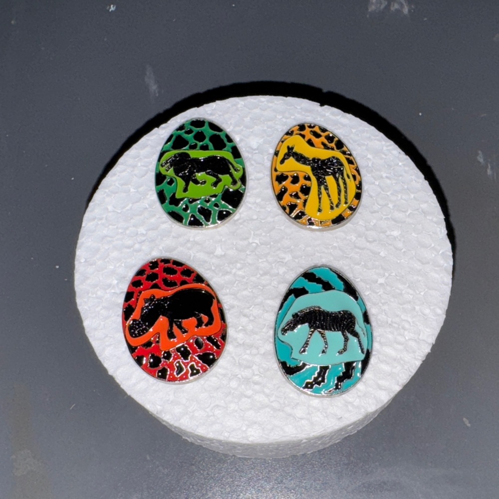 Bush Gardens Colorful Reptile Habitat Trading Pins